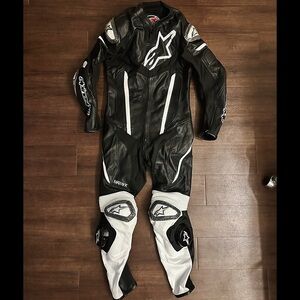 Alpinestars Fusion Leather Motorcycle Racing Suit Black & White size Medium